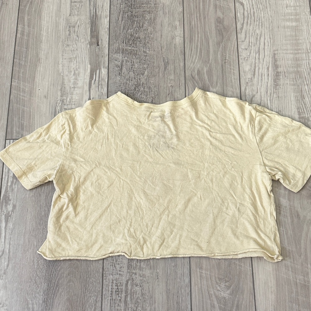 Disney Junior’s Cream Winnie the Pooh cropped Graphic Tee - Picture 2 of 4
